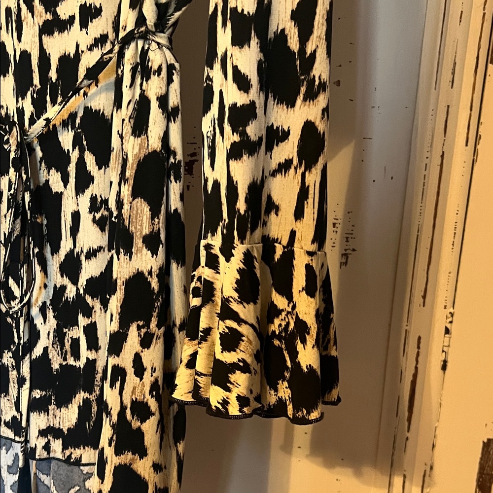 Cato Black and Cream Patterned Long Sleeve Tunic - Picture 6 of 10
